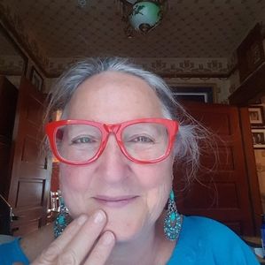 Meet your Posher, Linda